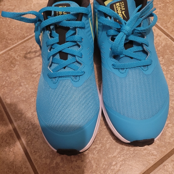 Nike Size 6 Ladies or kids 6Y - Picture 6 of 10